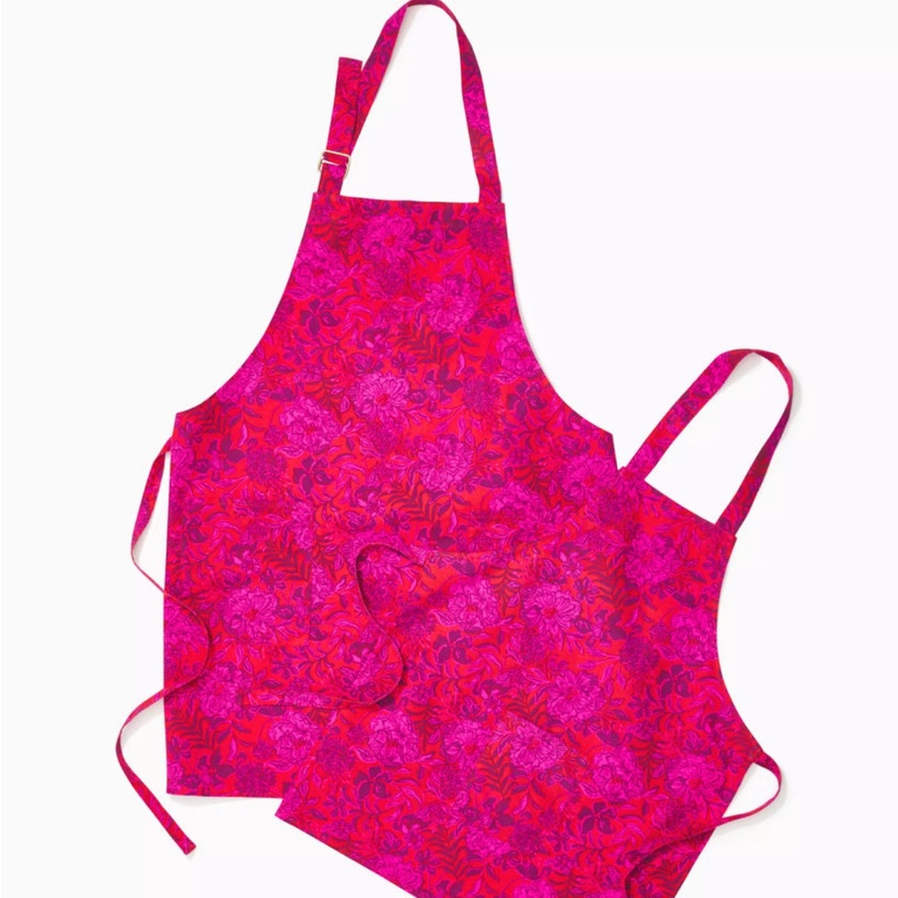 Mommy and me Lilly Pulitzer Secret Hideaway Aprons